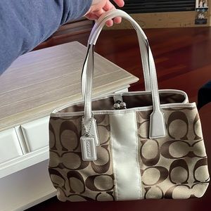 NWOT Coach Purse model no: J0971-F13533